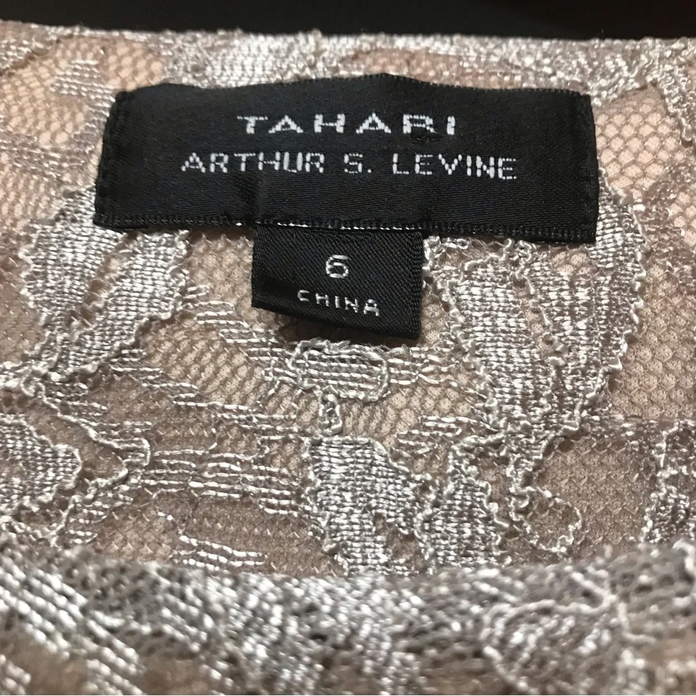 Tahari Champagne Gold Shimmering Lace Cocktail Dress 3/4 Sleeve Size 6 - Picture 8 of 9